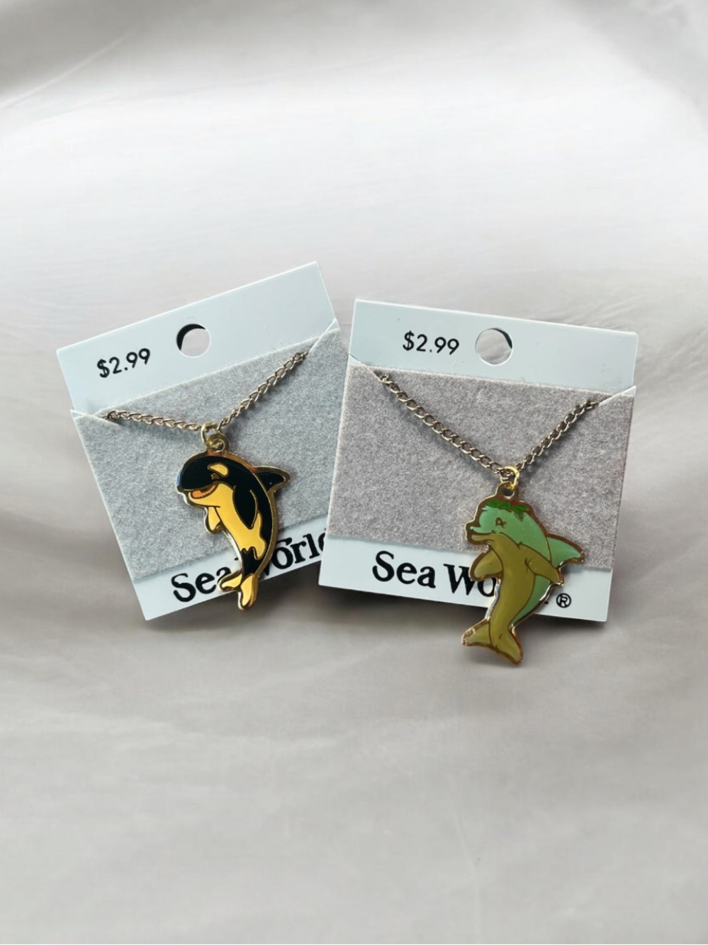 VTG SeaWorld 80s 90s Shamu Orca Dolly Dolphin Pendant Souvenir Necklaces Set